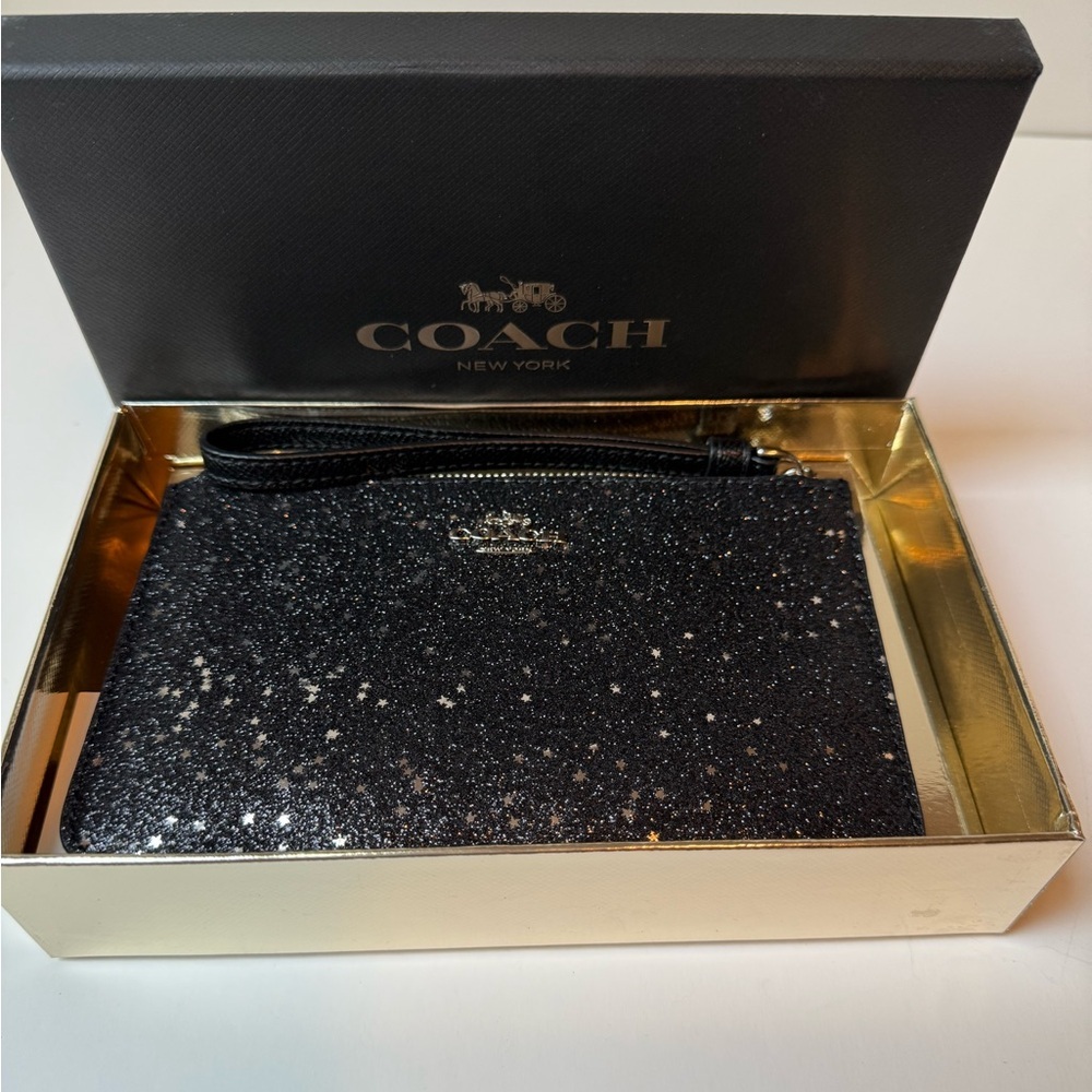 🆕 Coach Black Stars Glitter Wristlet NWT and original box - Picture 3 of 6